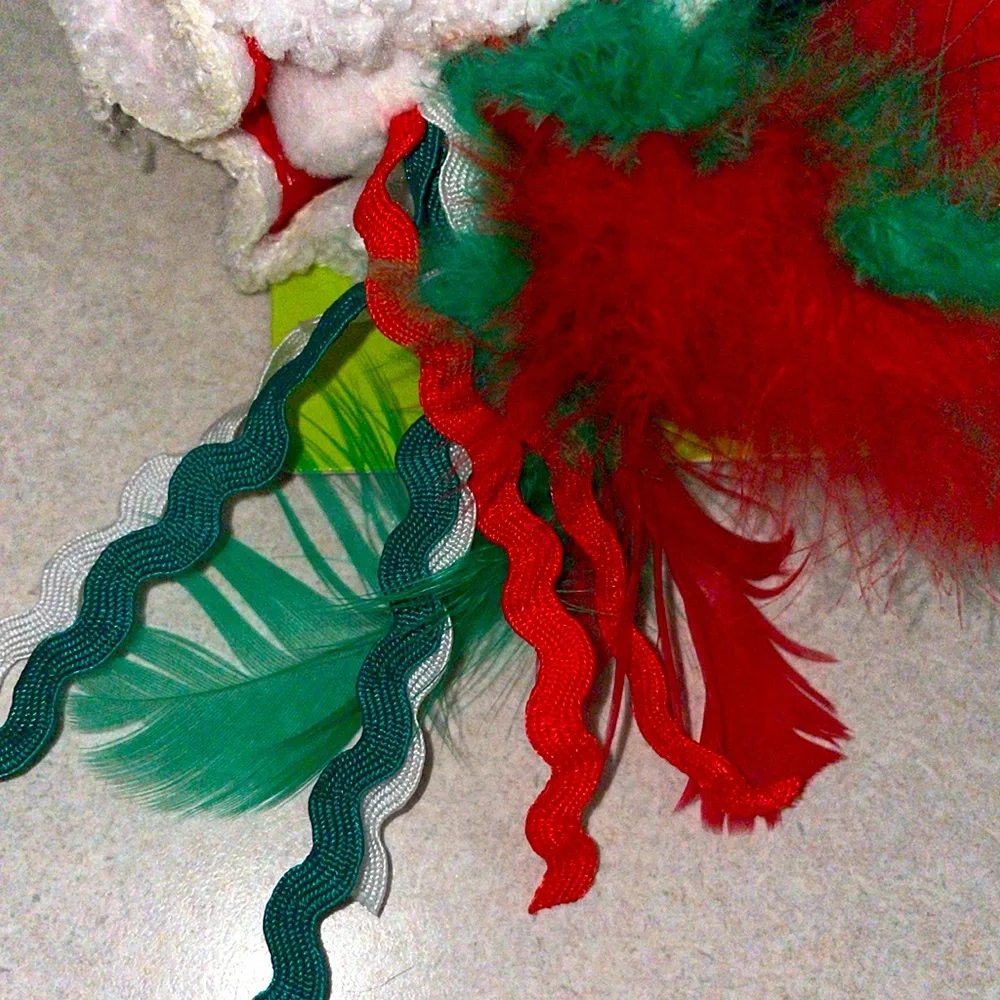 Cat toys Pair of 2 catnip filled Mr & Mrs Claus stuffed mice feathers danglers